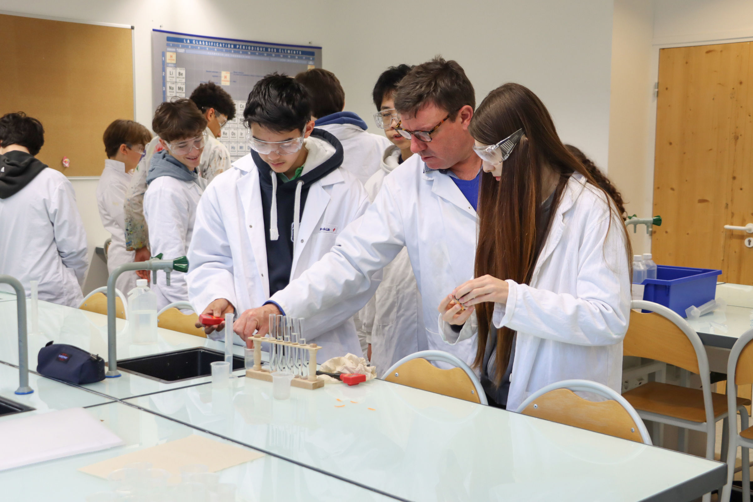 Élèves de l'École Jeannine Manuel lors de la cérémonie de remise des diplômes